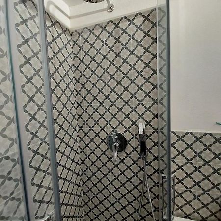 Giovhome Napoli Bagian luar foto