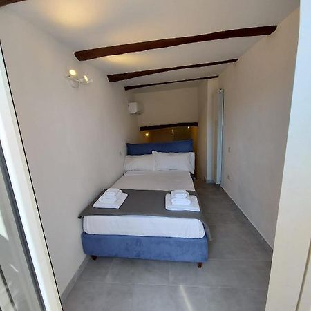 Giovhome Napoli Bagian luar foto