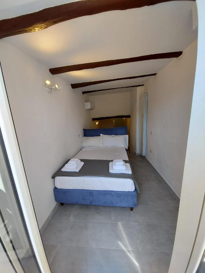 Giovhome Napoli Bagian luar foto